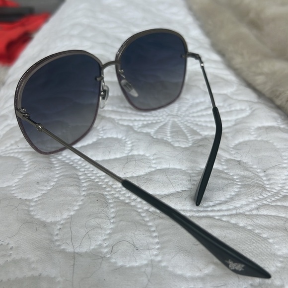 Gucci GG0228S 004 Sunglasses Women's Ruthenium/Grey Gradient Round Shape 63mm - Picture 4 of 8